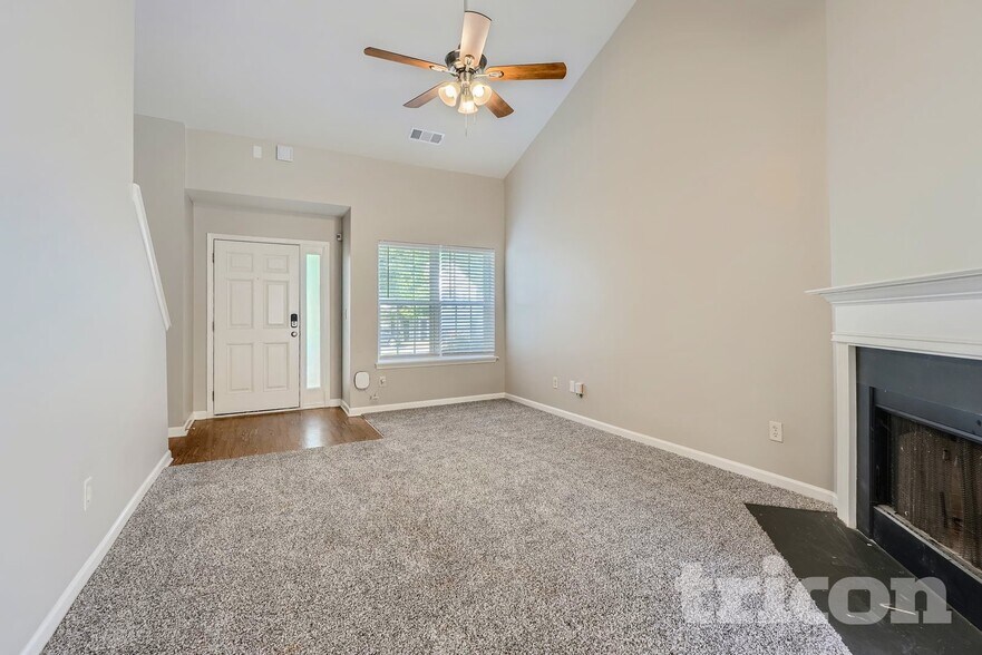 Building Photo - 5819 Twin Brook Dr