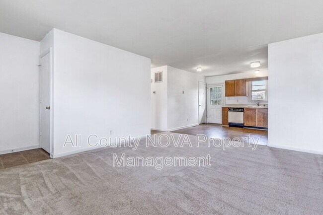 Building Photo - 211 Church St