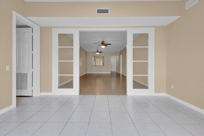 Building Photo - 5 Harbour Isle Dr E