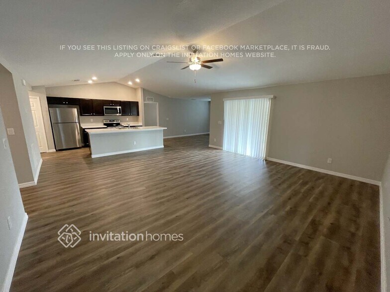 Building Photo - 550 Encarnacion St