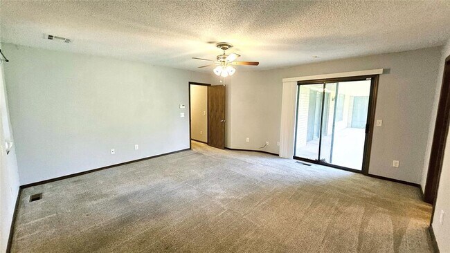 Building Photo - 4009 Cherry Hill Ln