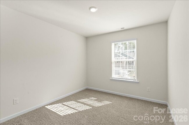 Building Photo - 1339 37th Ave Lane NE