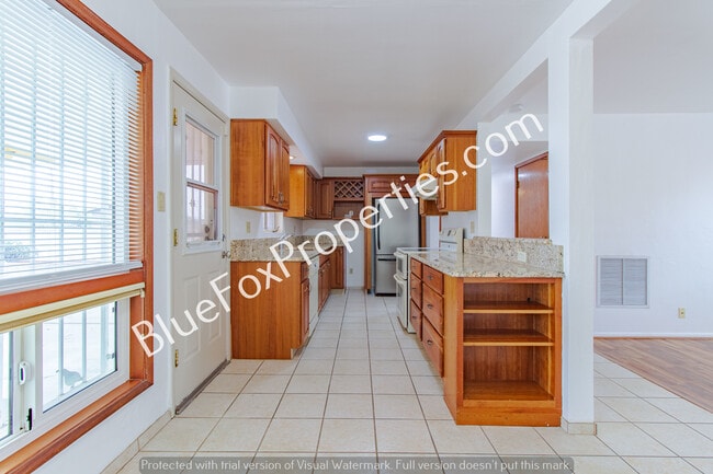 Building Photo - 6434 E Fordham Dr
