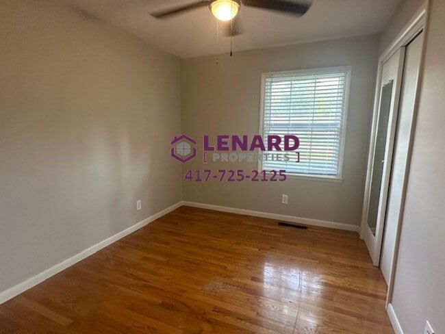 Building Photo - Beautiful 3 Bedroom House with Fenced in Yard