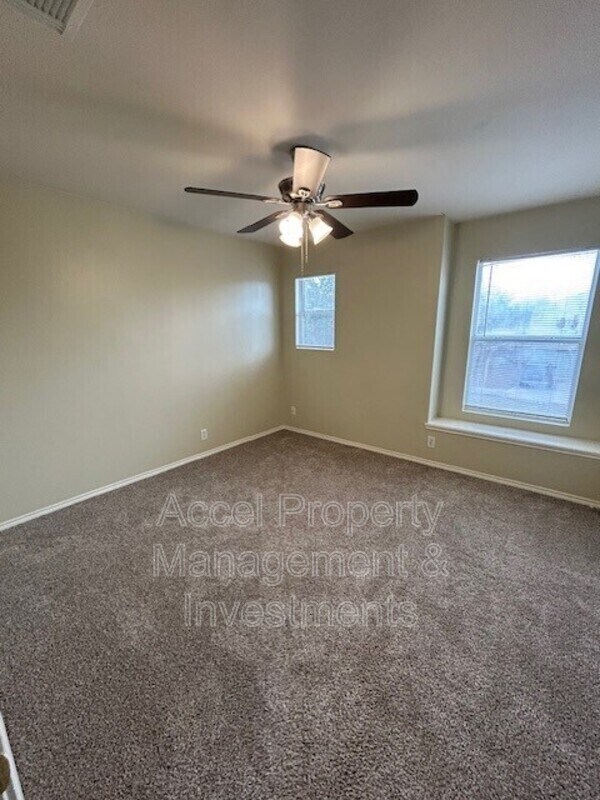 Building Photo - 6318 N 19th Ln