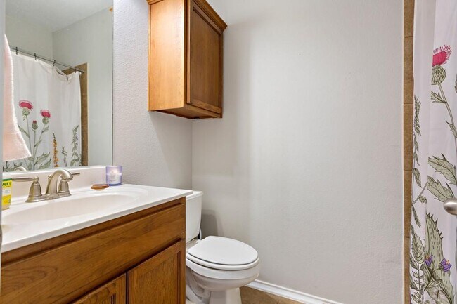 Building Photo - 2009 Blewett Dr