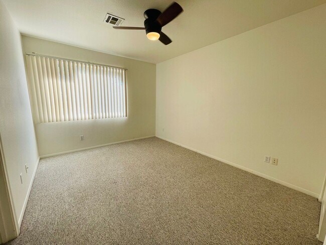 Building Photo - Painted Desert