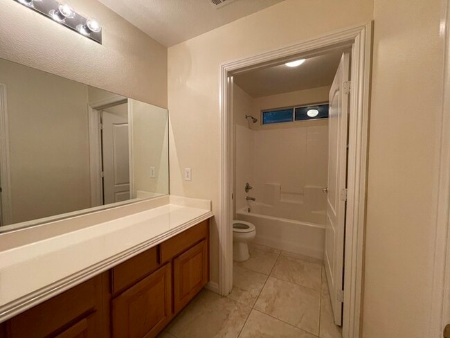 Building Photo - Carry Over Showing: This property has been...