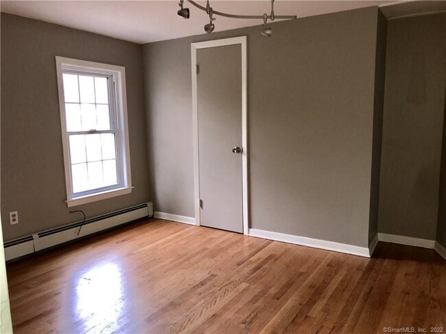 Building Photo - 642 Mixville Rd