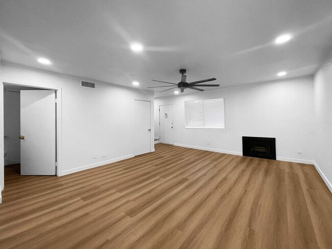 Building Photo - 1335 139th St