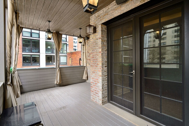 Building Photo - 1347 N State Pkwy