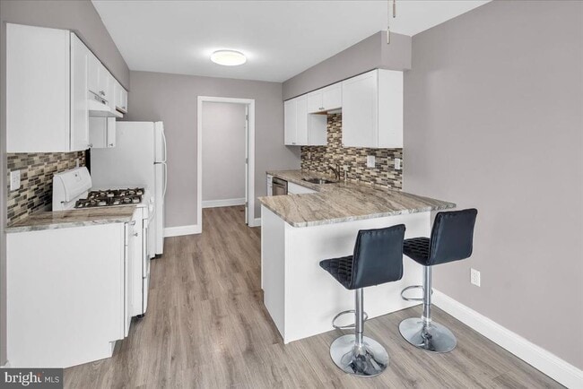 Building Photo - 2299 Memorial Ct