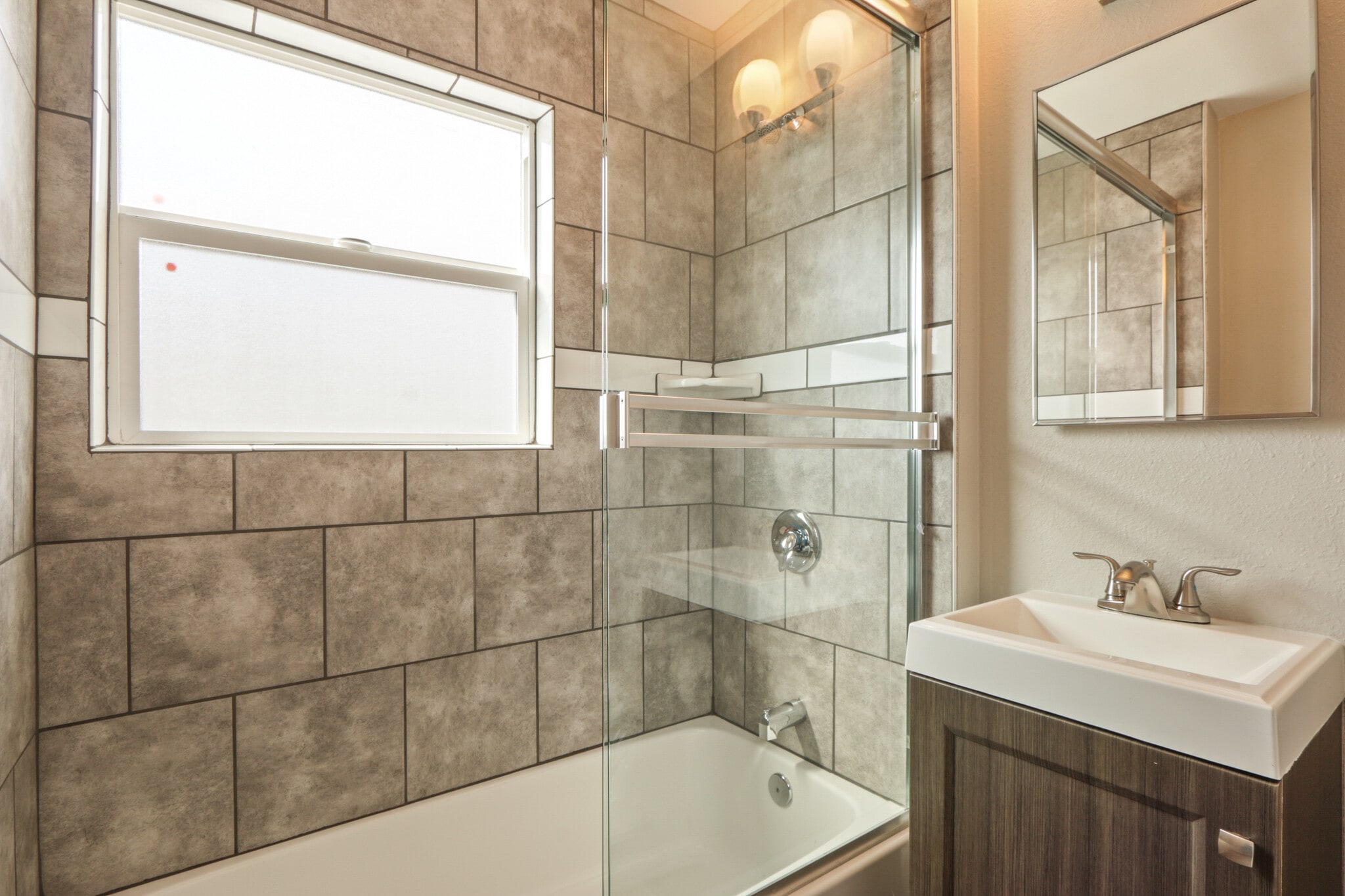 Building Photo - 2907 E Sawyer St