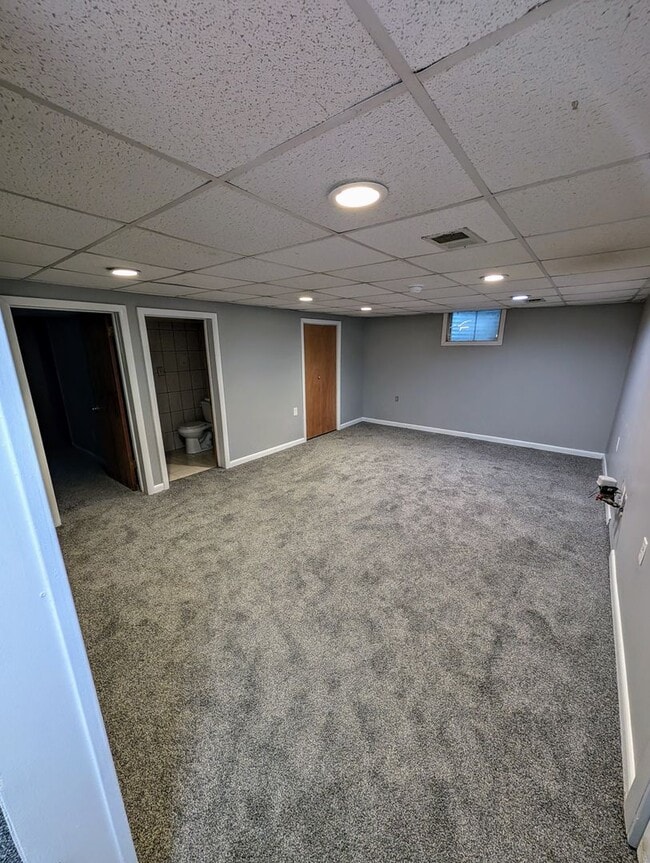 Building Photo - MODERN 3 BEDROOM HOME IN SOUTH PARK!