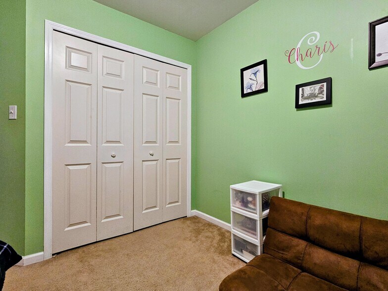 Building Photo - 71 Laurel Dr