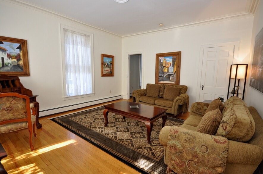 Primary Photo - 57 Park St