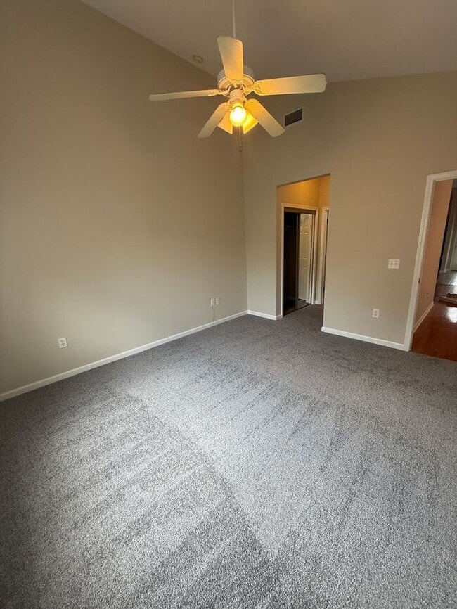 Building Photo - RENT SPECIAL! Freshly Painted! New Carpet!...