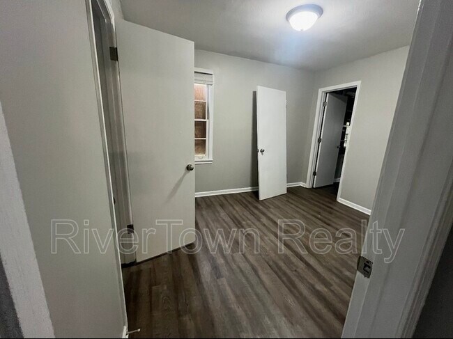 Building Photo - 1423 Abernathy Rd