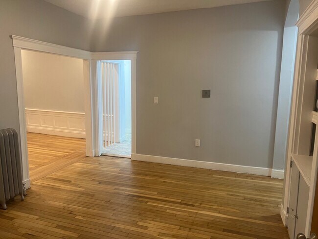 Building Photo - 31 Middleton St