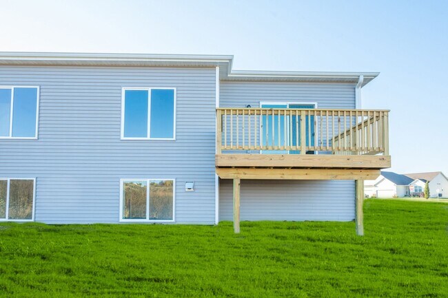 Building Photo - Brand-New 3-Bed Townhome with Attached Garage in Wolf Creek