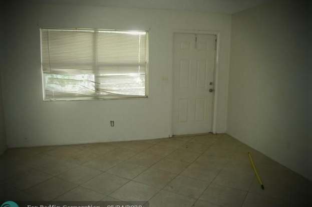 Building Photo - 1406 Arpeika St