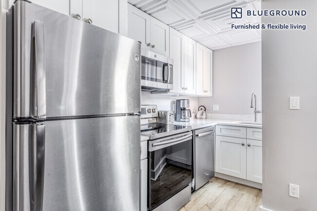 Building Photo - 499 Beacon St