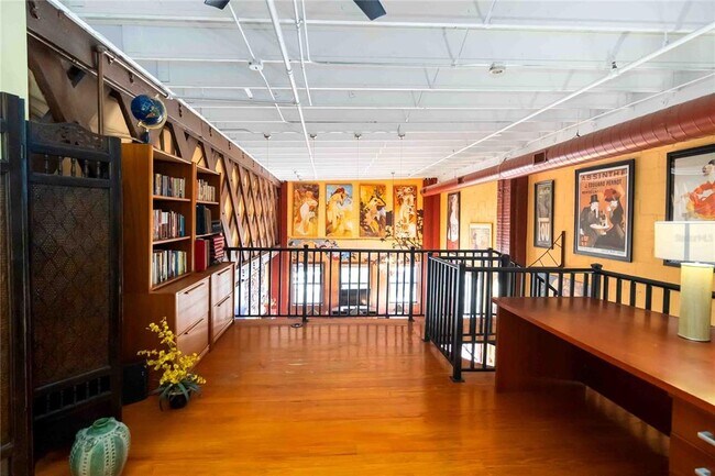 Building Photo - 62 W Colonial Dr