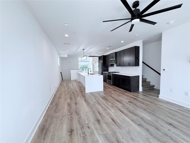 Building Photo - 1417 Kramer Ln