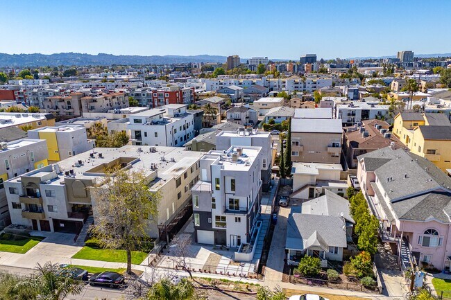 Building Photo - Luxury 2026 Townhomes with Massive Bedrooms + Decks with Views