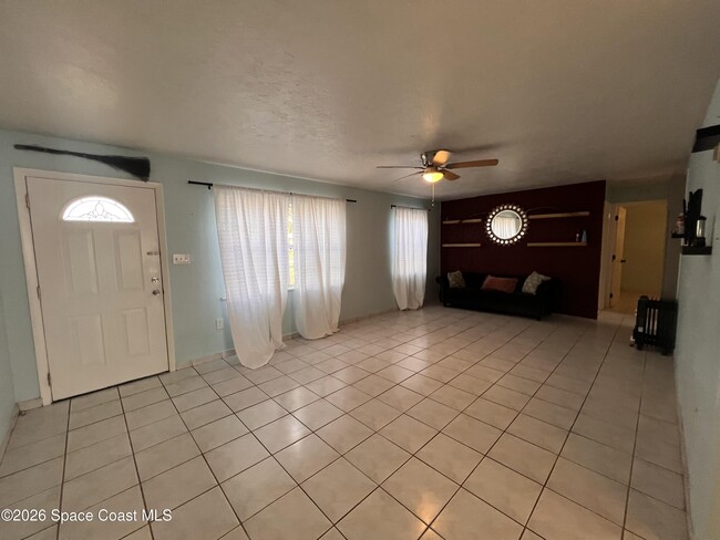 Building Photo - 2807 Tropic Rd