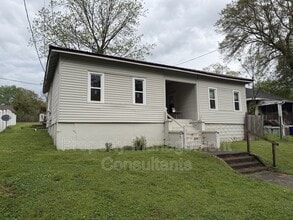 Building Photo - 1034 N Royal Ave