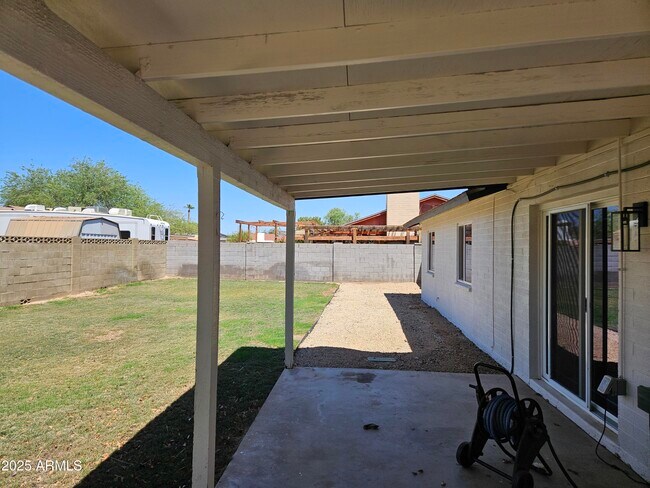 Building Photo - 4910 W Corrine Dr