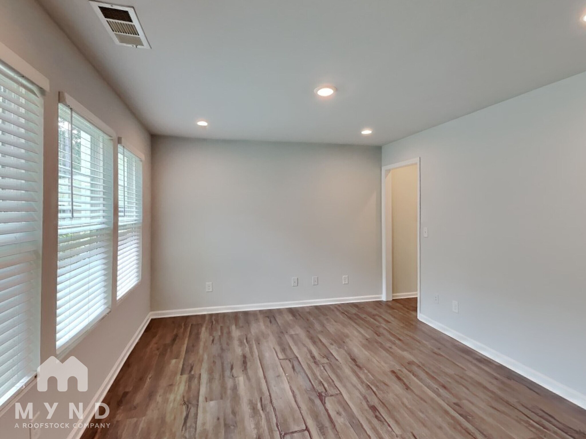 Building Photo - 1110 Wedgewood Dr NW