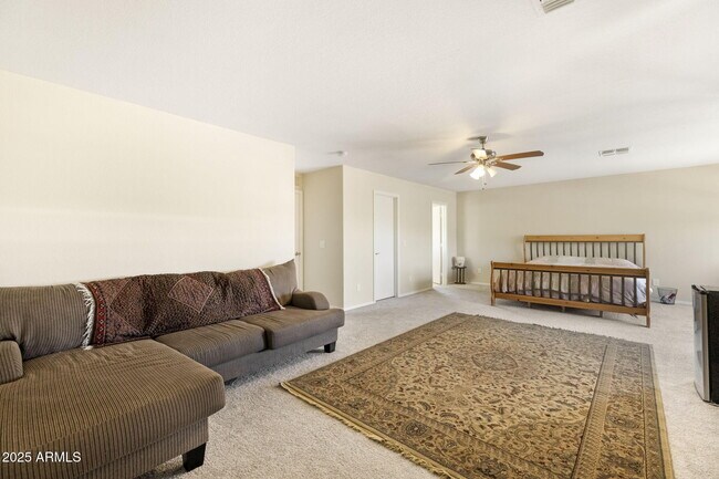 Building Photo - 9025 S 6th St