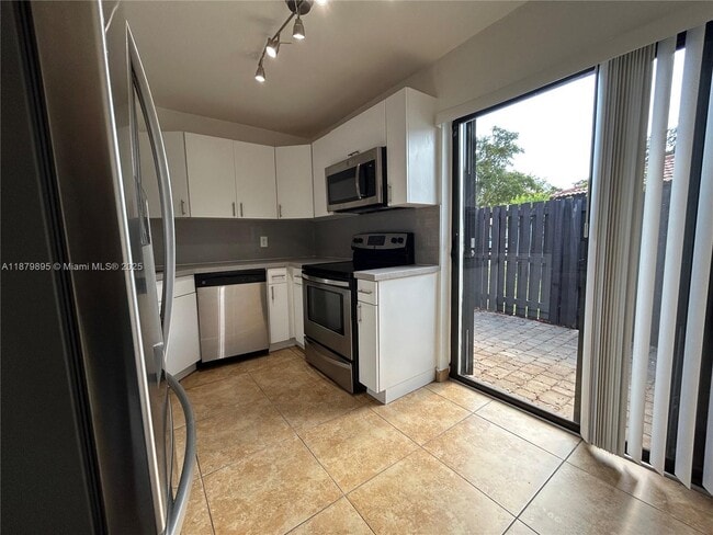 Building Photo - 14985 SW 48th Terrace
