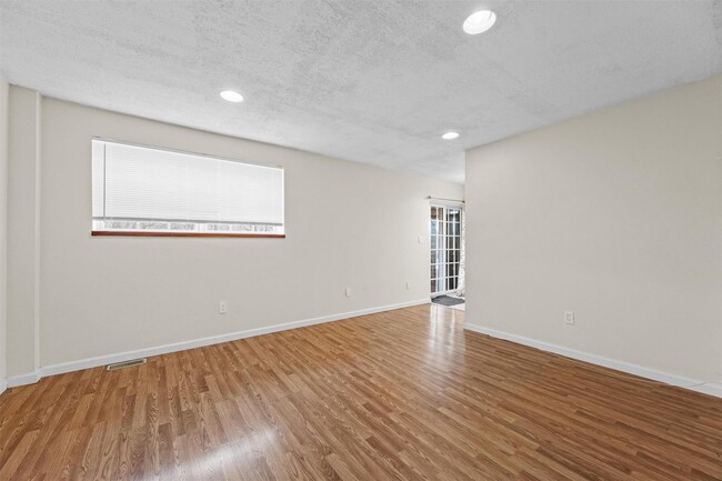 Building Photo - 4 Woodbine Dr