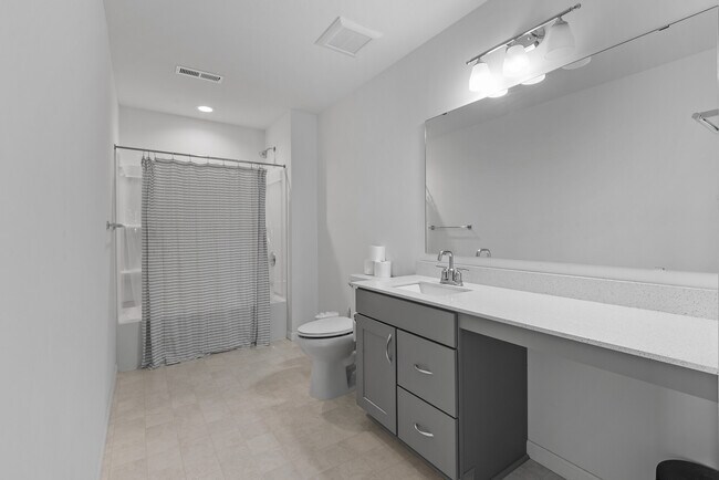 Building Photo - 5898 Urbandale Ct N