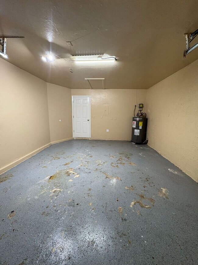 Building Photo - A-6 CALL OWNER FOR REPAIRS FIRST