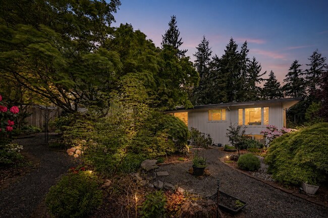 Building Photo - Luxury Wilburton Retreat | Updated 4BR Home with MIL Suite & Japanese Garden Near Downtown Bellevue
