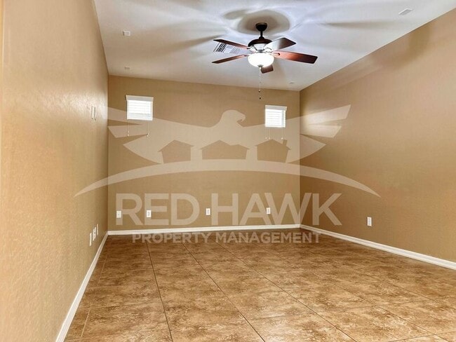 Building Photo - 850 S Henry Ln