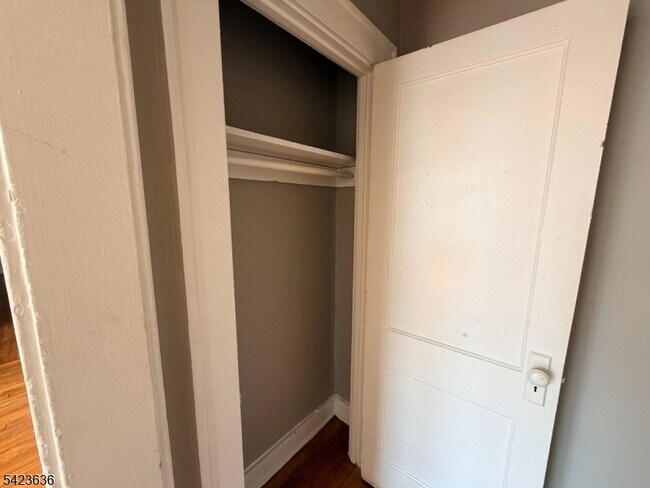 Building Photo - 16 Irving Ave