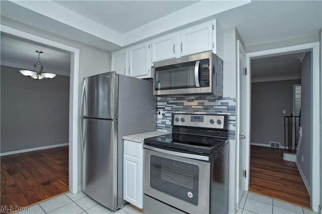 Building Photo - 4537 Birchwold Rd