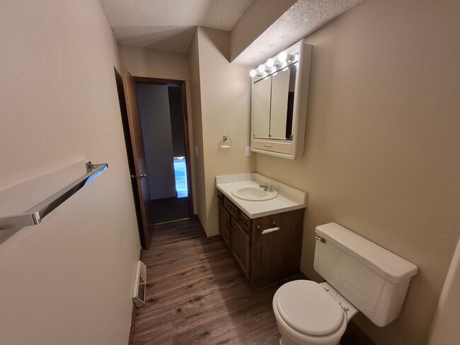 Building Photo - 1761-1763 E Lacona Avenue