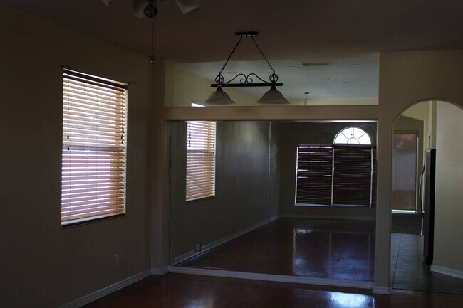 Building Photo - 353 Heather Hills Dr