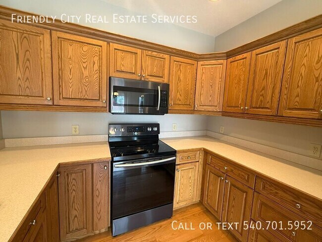 Building Photo - 51 Cambridge Cir
