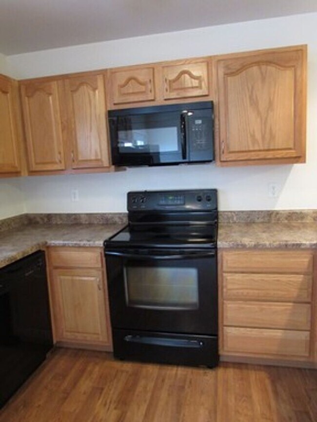 Building Photo - 6186-MF1-E1