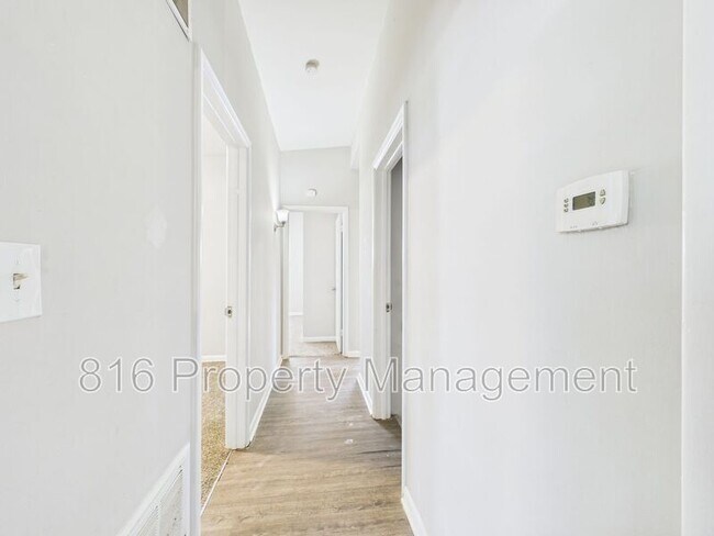 Building Photo - 1004 Anderson St