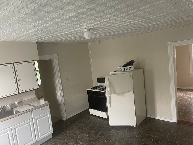 Kitchen - 1211 City St