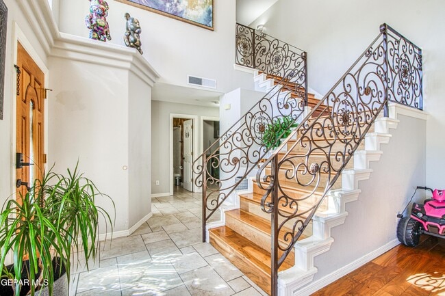 Building Photo - 6561 Isla Del Rey Dr