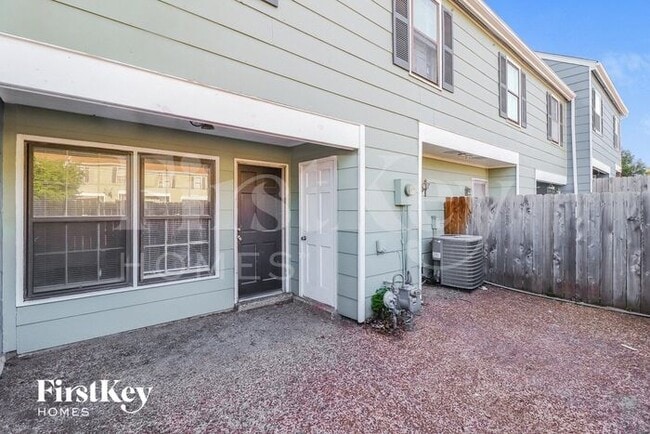 Building Photo - 145 Willow Bend Dr